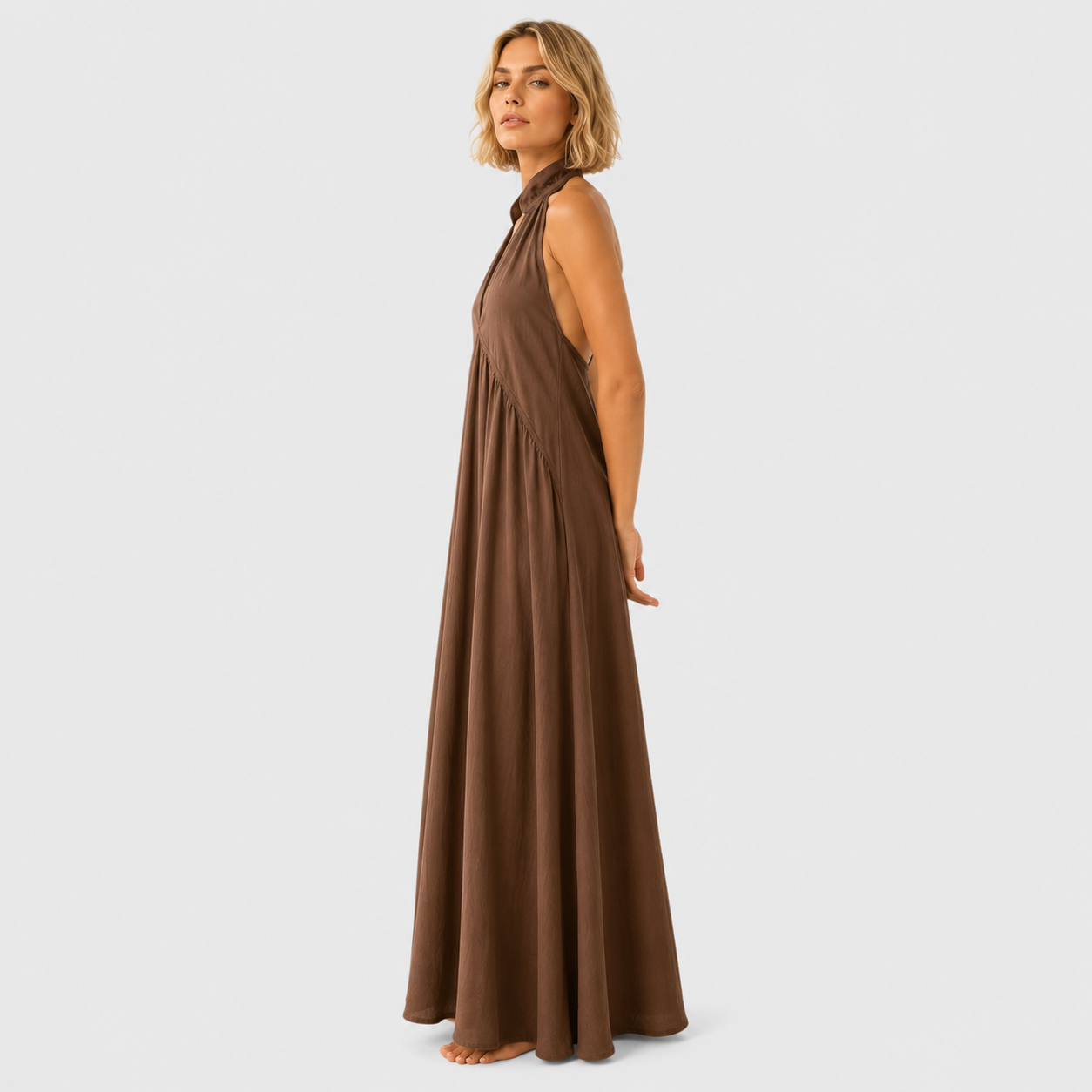 Clara - Vestido largo con cuello alto abierto sin mangas